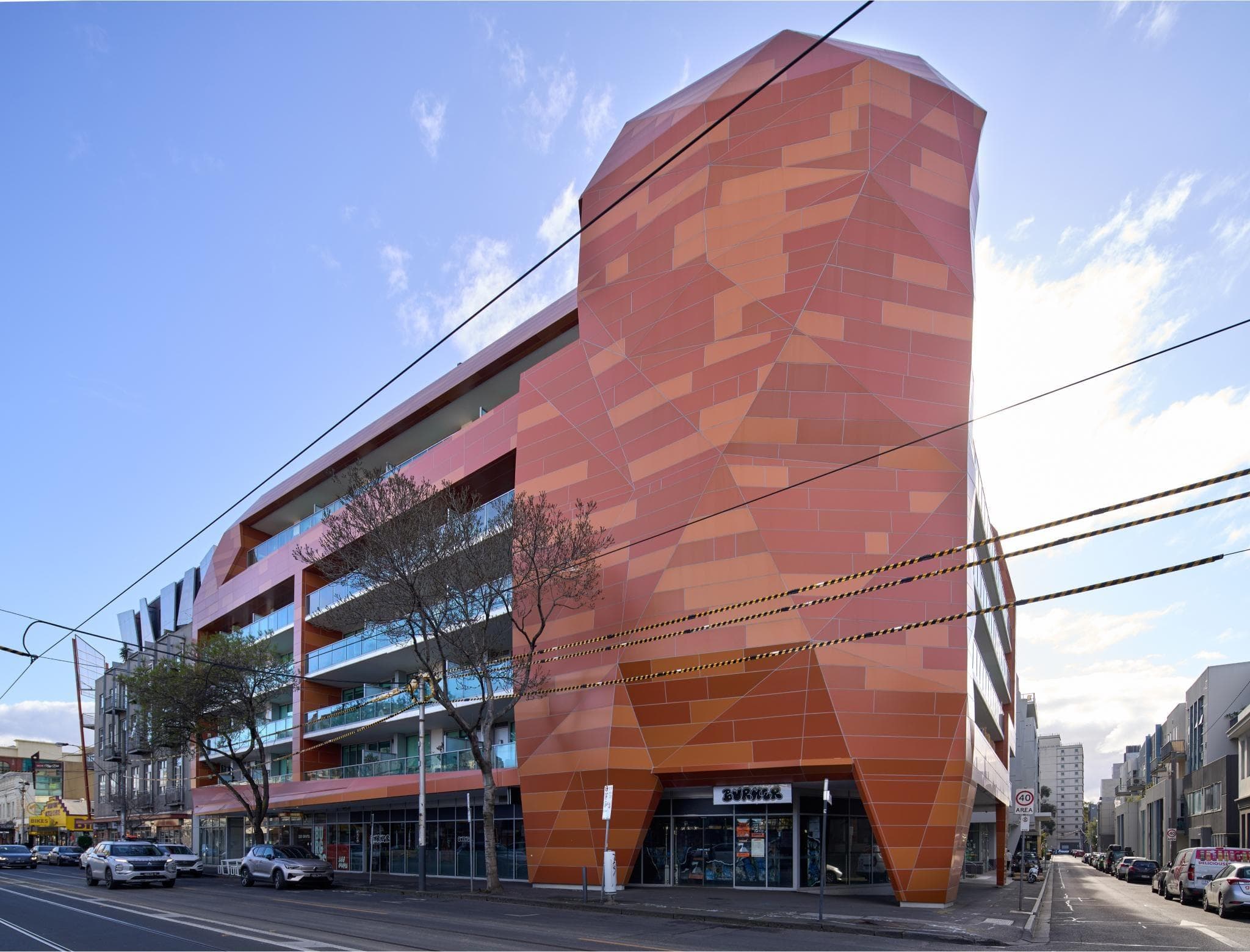 Corner façade of Trilogi Apartments featuring ALPOLIC™ non-combustible mineral core aluminium panels